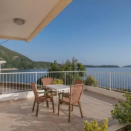 Villa Eva 3*