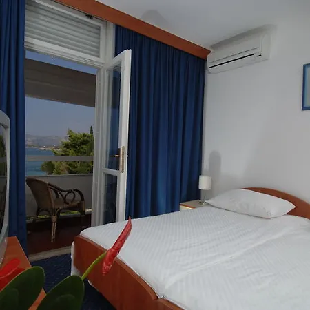Hotel Eva 3*