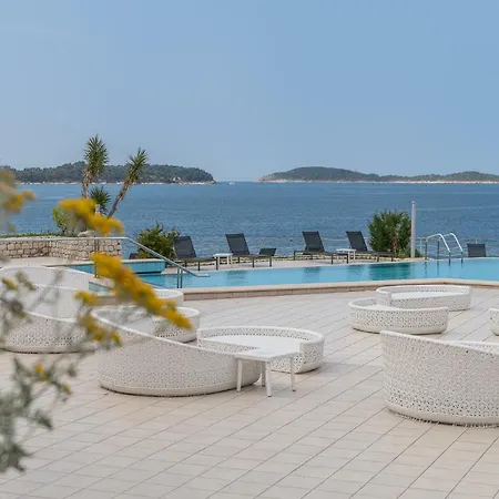 Eva Hotel 3*